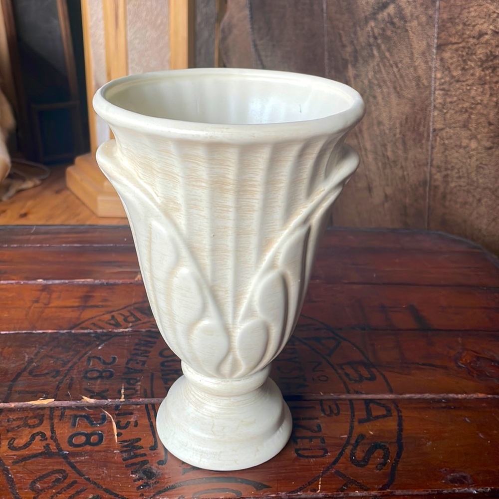 Vintage 90s White Haeger Petal Art Deco Style Vase‎